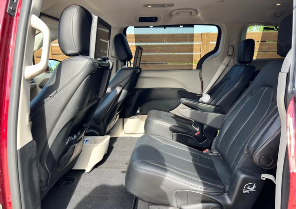 Chrysler Pacifica cena 129700 przebieg: 35800, rok produkcji 2019 z Kuźnia Raciborska małe 497